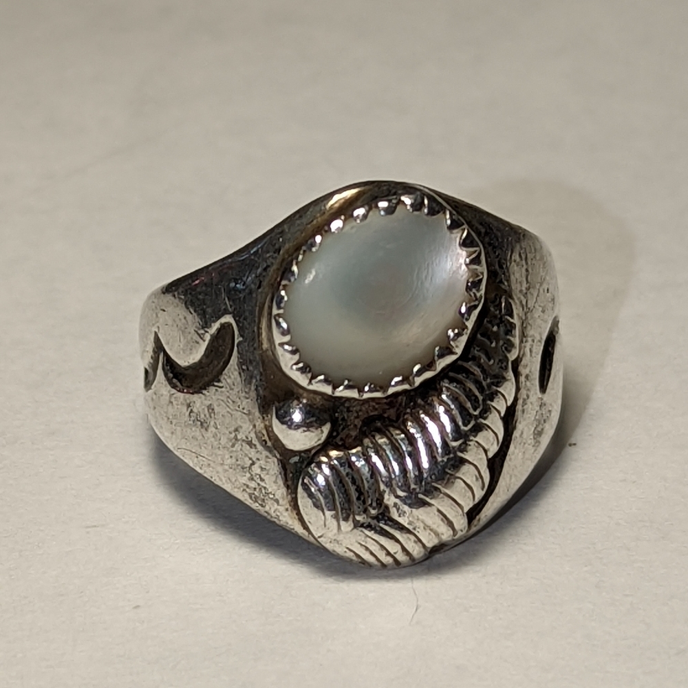 Old pawn sterling silver Zuni ring - Picture 4 of 4